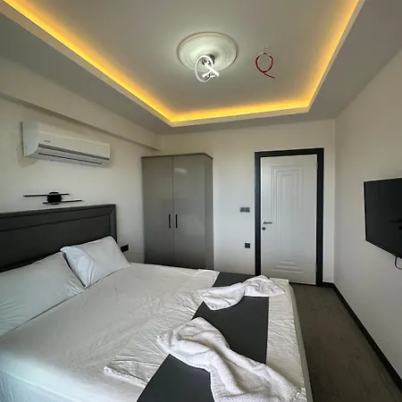 Azra 3 Kisilik Havuzlu Luex Apartman Fethiye