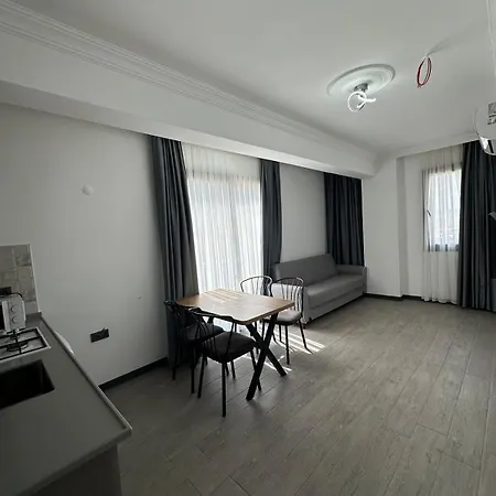 Apartman Azra 3 Kisilik Havuzlu Luex Fethiye