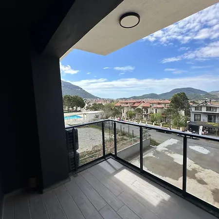Azra 3 Kisilik Havuzlu Luex Apartamento Fethiye